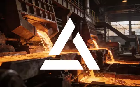 Abstrakte Darstellung einer modernen Industrieanlage mit glühendem Metall in einer professionellen, atmosphärischen Umgebung. - Foto: über boerse-global.de