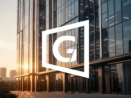 Moderne Büroarchitektur bei Sonnenuntergang als Symbol für Stabilität im gewerblichen Immobiliensektor. - Foto: über boerse-global.de