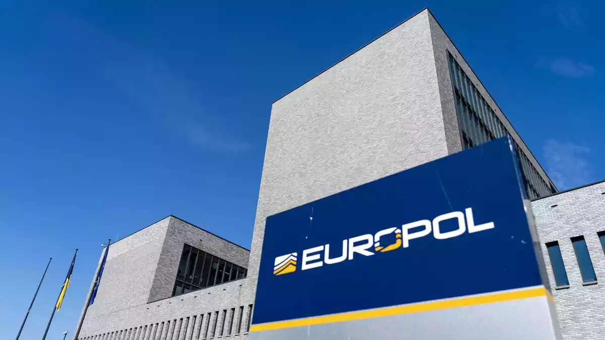 Blick auf das Gebäude der EU-Polizeibehörde Europol in Den Haag. (Archivbild) - Bild: Jerry Lampen/anp/dpa