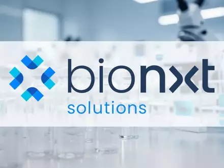 Moderne Laborumgebung mit medizinischen Glasfläschchen und Forschungsausrüstung für pharmazeutische Entwicklungen - Foto: über boerse-global.de