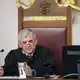 Das Oberste Gericht Russlands entscheidet, ob der Ausschluss der Anti-Kriegspartei Jabloko von der Parlamentswahl in Kraft bleibt. - Bild: Pavel Bednyakov/AP/dpa