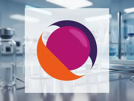 Moderne Laboreinrichtung mit Glasgefäßen und weicher Beleuchtung als Symbol für die pharmazeutische Forschung. - Foto: über boerse-global.de