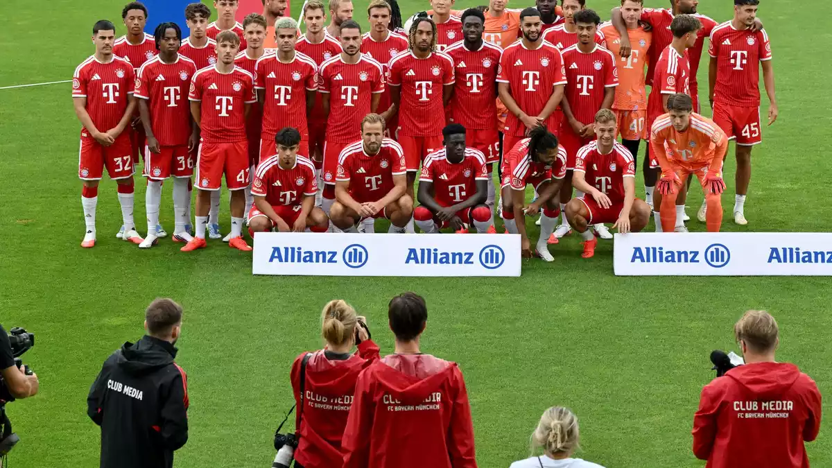 Der FC Bayern freut sich auf die neue Saison. - Bild: Peter Kneffel/dpa