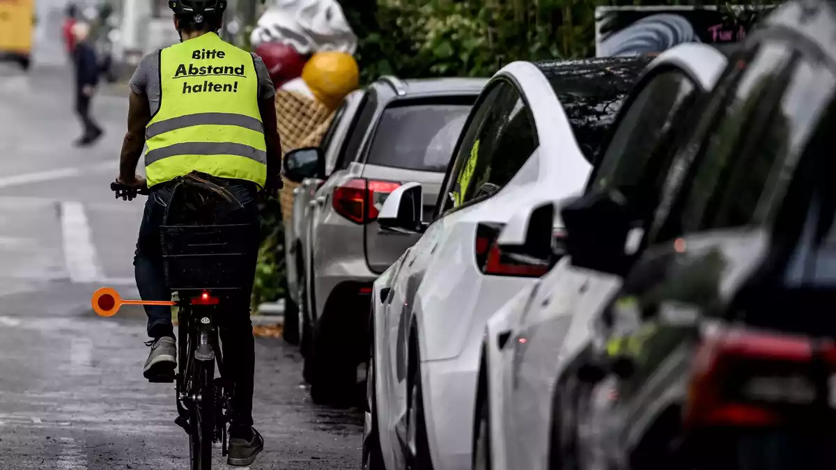 Auch Radfahrer räumen zunehmend aggressives Verhalten im Straßenverkehr ein. (Archivbild) - Bild: Britta Pedersen/dpa