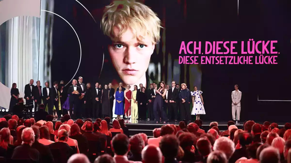 Beim Deutschen Filmpreis am 29. Mai holte «Ach diese Lücke, diese entsetzliche Lücke» immerhin die Lola in Bronze. (Archivbild) - Bild: Christoph Soeder/dpa