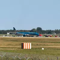 Eine Maschine der Vietnam Airlines Maschine ist kurz nach ihrem Start vom Münchner Flughafen dort wieder gelandet.  - Foto: Uwe Lorz/dpa