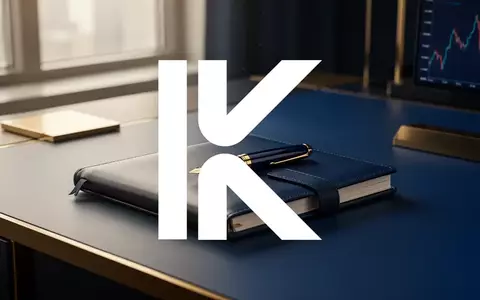 Nahaufnahme eines modernen Schreibtischs mit Notizbuch und Füllfederhalter in eleganter, professioneller Atmosphäre. - Foto: über boerse-global.de