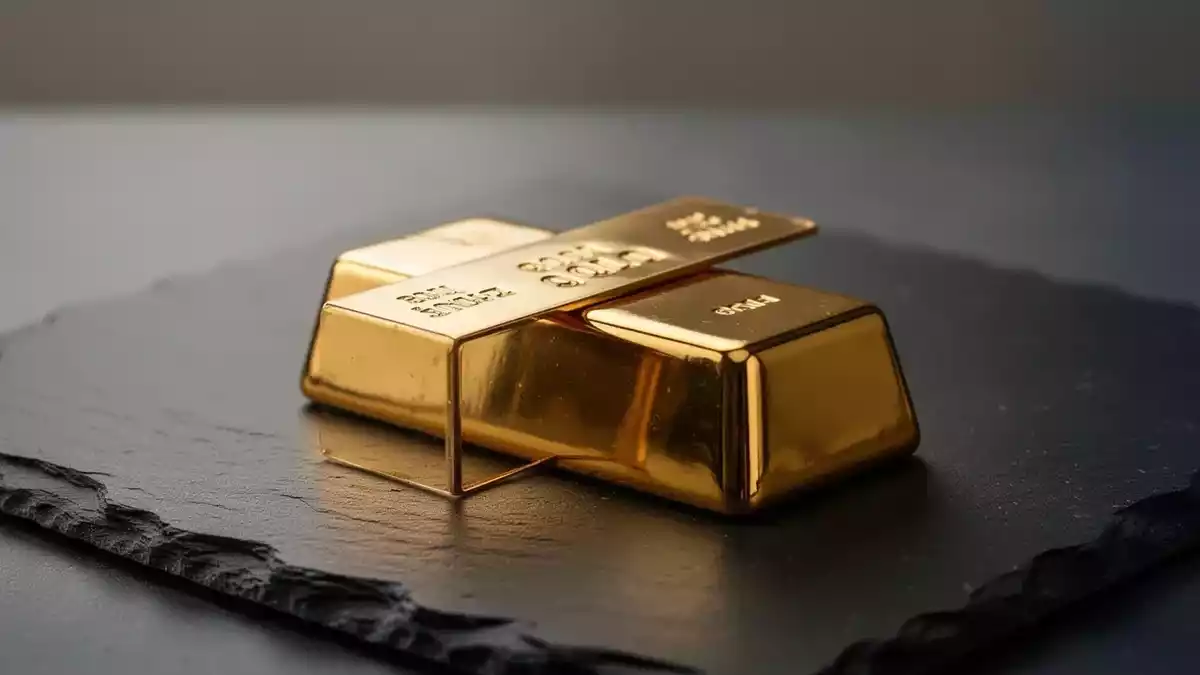 Gold Surges Past $4,400 as Weak Jobs Data Reshapes Fed Rate Expectations