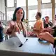 Die BSW-Abgeordnete Anke Wirsing und ihr Kollege Sven Küntzel wenden sich gegen die Mehrheit ihrer Fraktion. (Archivbild) - Bild: Jacob Schröter/dpa