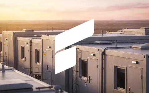 Moderne, modulare Rettungsstation in einer weiten Landschaft bei Morgendämmerung. - Foto: über boerse-global.de