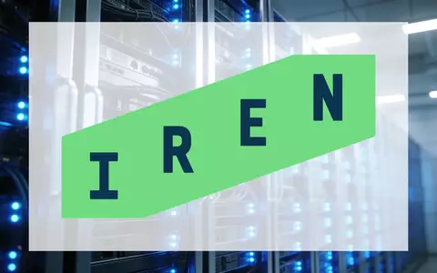Modernes Rechenzentrum mit leuchtenden Server-Racks als Symbol für digitale Infrastruktur und Unternehmenswachstum. - Foto: über boerse-global.de