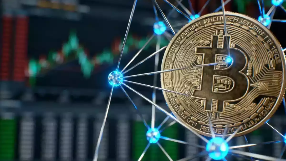XRP Stuck at $1 as ETF Inflows Plunge 93%, Whales Accumulate