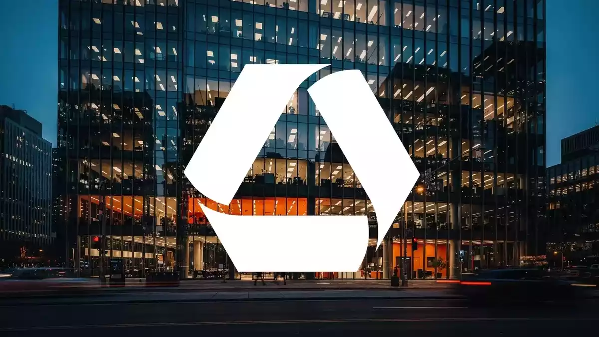 Commerzbank Takeover: UniCredit Nears Control as German Government Signals Sale