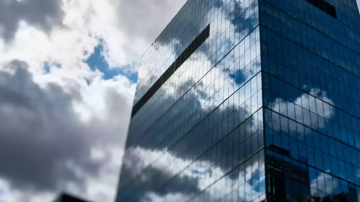 Branicks Group Bond Restructuring Approved, Shares Fall 2.4% to Near 52-Week Low