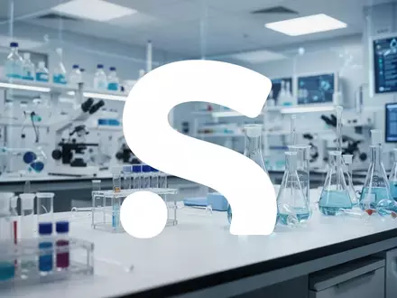 Modernes pharmazeutisches Labor im professionellen, klinischen Stil mit Fokus auf Forschung und Entwicklung. - Foto: über boerse-global.de