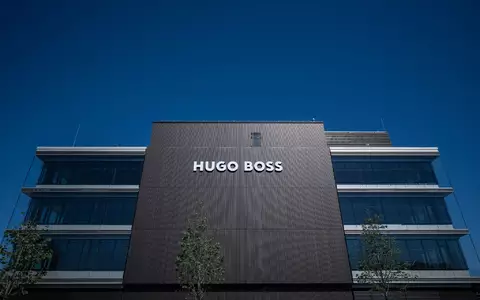 Blick auf den Firmensitz der Hugo Boss AG in Metzingen. - Foto: Marijan Murat/dpa