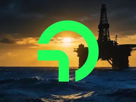 Ölplattform vor einem dramatischen Sonnenaufgang über dem Meer, symbolisch für die Volatilität des Ölmarktes. - Foto: über boerse-global.de