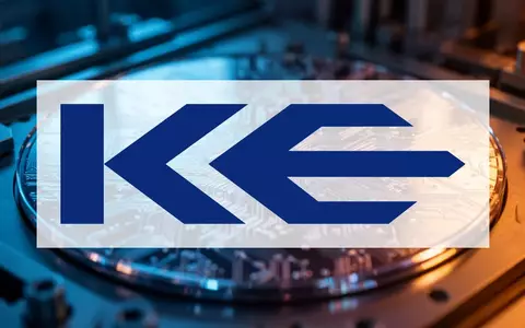 Abstrakte Darstellung einer modernen Halbleiterfertigung mit Fokus auf komplexe Silizium-Strukturen. - Foto: über boerse-global.de