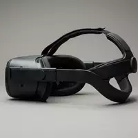 Fotorealistische Studioaufnahme von VR-Headset zum Thema Pimax Dream Air VR-Headset, klare Lichtfuehrung - Foto: THN