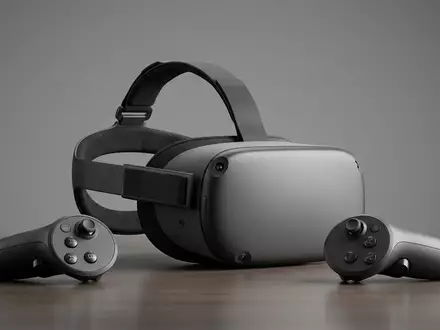 Fotorealistische Studioaufnahme von VR-Headset zum Thema Pico 4 128GB All-in-One, klare Lichtfuehrung - Foto: THN