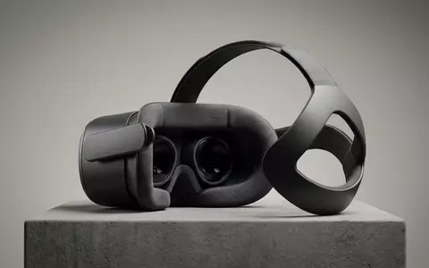Fotorealistische Studioaufnahme von VR-Headset zum Thema Pimax Crystal Light VR-Headset, klare Lichtfuehrung - Foto: THN