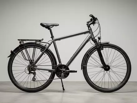 Fotorealistische Studioaufnahme von Trekkingrad zum Thema Zündapp Green 3.0 Herren, klare Lichtfuehrung - Foto: THN