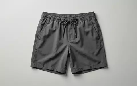 Fotorealistische Studioaufnahme von Badeshorts zum Thema Brunotti Herren Badeshorts Calbat, klare Lichtfuehrung - Foto: THN