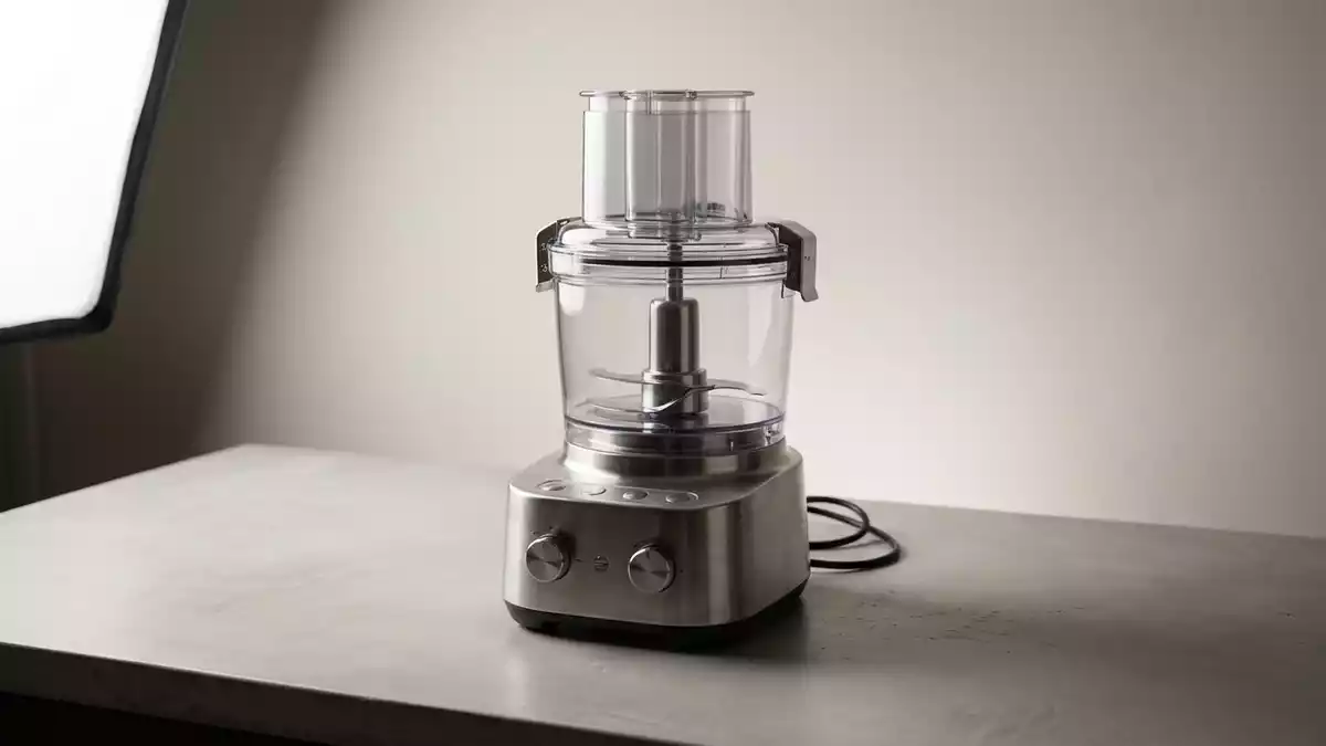 Fotorealistische Studioansicht von Kuechenmaschine in neutraler Produktdarstellung