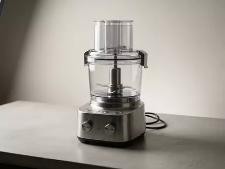 Fotorealistische Studioaufnahme von Kuechenmaschine zum Thema Philips Avance HR7778 Küchenmaschine, klare Lichtfuehrung - Foto: THN