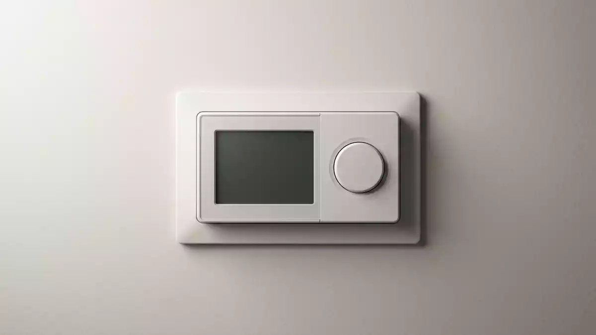Fotorealistische Studioansicht von Heizungsthermostat in neutraler Produktdarstellung
