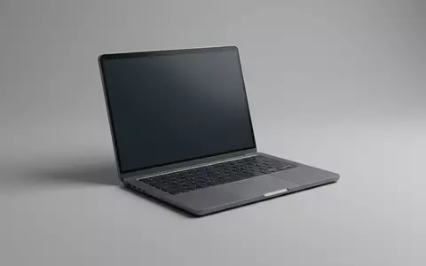 Fotorealistische Studioaufnahme von Laptop zum Thema Lenovo IdeaPad 5x 14, klare Lichtfuehrung - Foto: THN