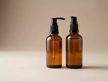 Fotorealistische Studioaufnahme von Haaroel zum Thema Moroccanoil Treatment Original 100ml, klare Lichtfuehrung - Foto: THN