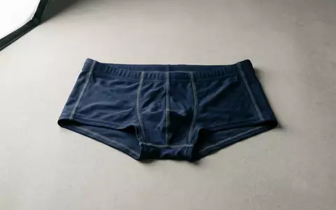 Fotorealistische Studioaufnahme von Badehose zum Thema Tommy Hilfiger Herren Badehose, klare Lichtfuehrung - Foto: THN