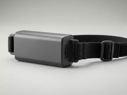 Fotorealistische Studioaufnahme von Headset-Akku zum Thema Anker 10000mAh Akku fĂĽr, klare Lichtfuehrung - Foto: THN