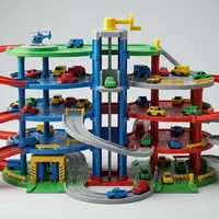 Fotorealistische Studioaufnahme von Parkturm-Spielset zum Thema Hot Wheels Ultimate Garage, klare Lichtfuehrung - Foto: THN