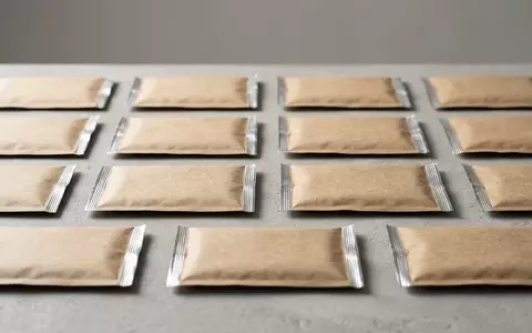 Fotorealistische Studioaufnahme von Saucenmischung zum Thema Knorr Fix Bolognese Saucenbeutel, klare Lichtfuehrung - Foto: THN