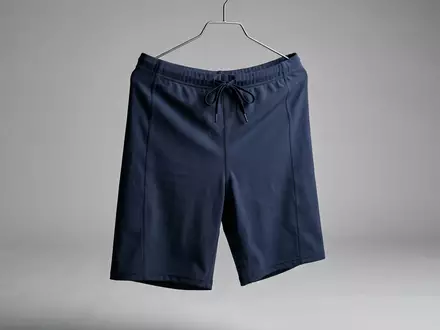 Fotorealistische Studioaufnahme von Jammer-Badehose zum Thema Under Armour Herren HeatGear, klare Lichtfuehrung - Foto: THN