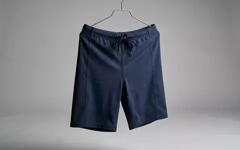 Fotorealistische Studioaufnahme von Jammer-Badehose zum Thema Under Armour Herren HeatGear, klare Lichtfuehrung - Foto: THN