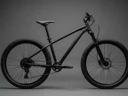 Fotorealistische Studioaufnahme von Mountainbike zum Thema LSBIKE 26 Zoll Mountainbike, klare Lichtfuehrung - Foto: THN