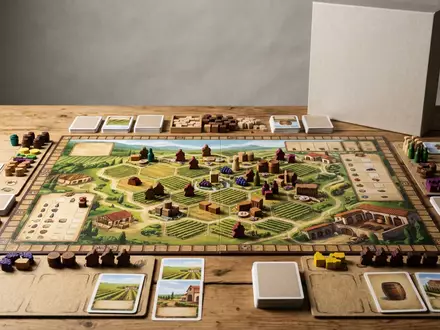 Fotorealistische Studioaufnahme von Brettspiel zum Thema Viticulture Essential Edition, klare Lichtfuehrung, sachlich dargestellt - Foto: THN