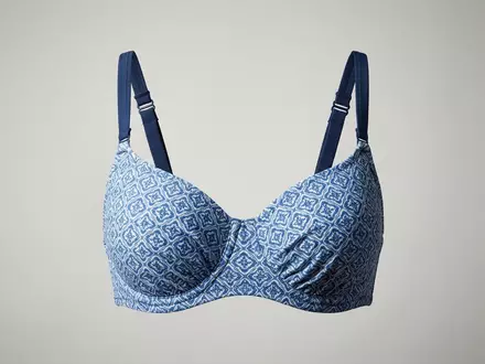 Fotorealistische Studioaufnahme von Bikinioberteil zum Thema Rosa Faia Damen Bikini-Oberteil, klare Lichtfuehrung - Foto: THN