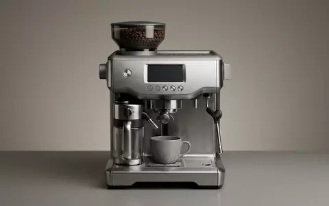 Fotorealistische Studioaufnahme von Kaffeevollautomat zum Thema Siemens EQ.900 TQ907D03 Kaffeevollautomat, klare Lichtfuehrung - Foto: THN