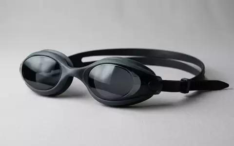 Fotorealistische Studioaufnahme von Schwimmbrille zum Thema TYR Special Ops 3.0, klare Lichtfuehrung - Foto: THN