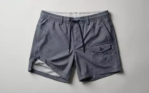 Fotorealistische Studioaufnahme von Badeshorts zum Thema Paul Smith Herren Badeshorts, klare Lichtfuehrung - Foto: THN