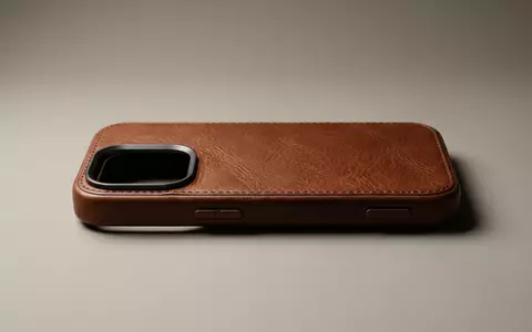 Fotorealistische Studioaufnahme von Handyhuelle zum Thema Nomad Modern Leather Case, klare Lichtfuehrung - Foto: THN