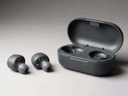 Fotorealistische Studioaufnahme von Kabellose Ohrhoerer zum Thema Samsung Galaxy Buds3 Pro, klare Lichtfuehrung - Foto: THN