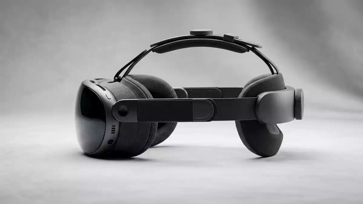 Fotorealistische Studioansicht von XR Headset in neutraler Produktdarstellung, neutral