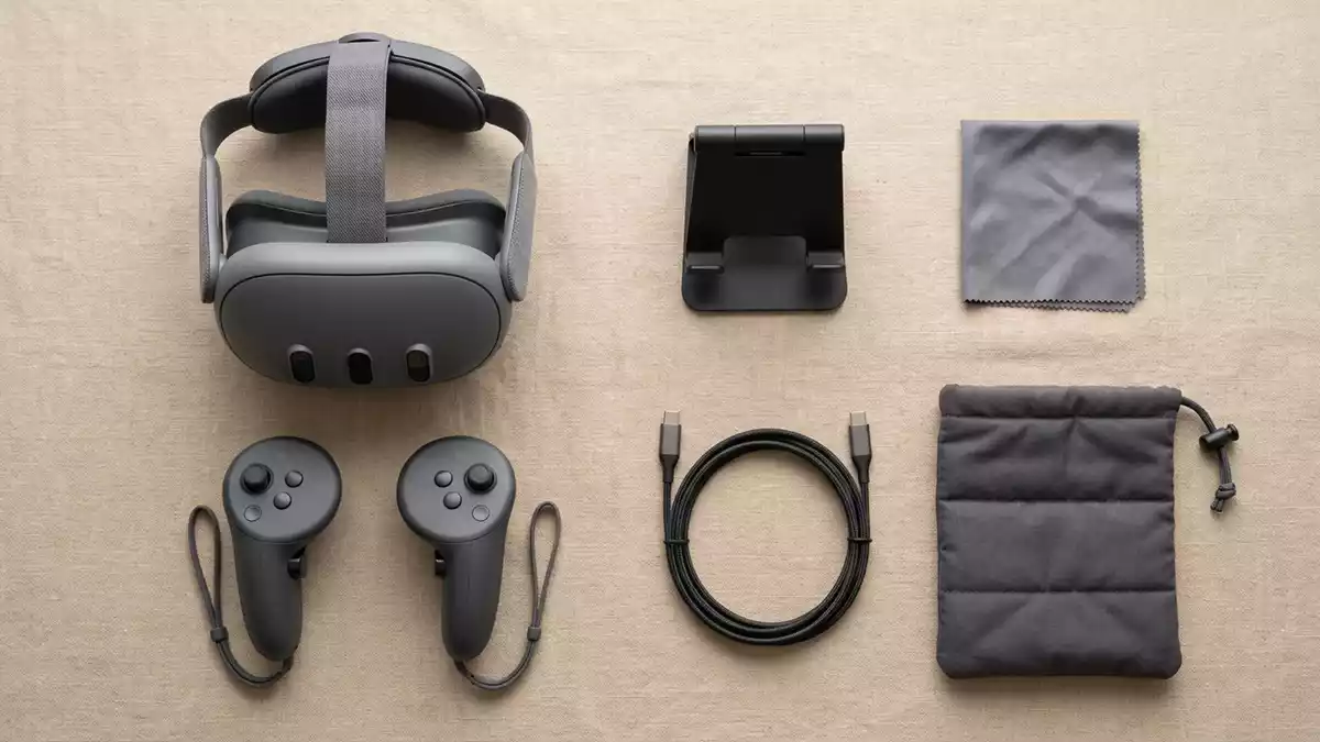 Flatlay-Arrangement rund um XR Headset mit passenden Requisiten von oben, neutral