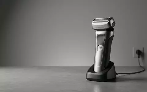 Fotorealistische Studioaufnahme von Elektrorasierer zum Thema Braun Series 9 Pro, klare Lichtfuehrung - Foto: THN
