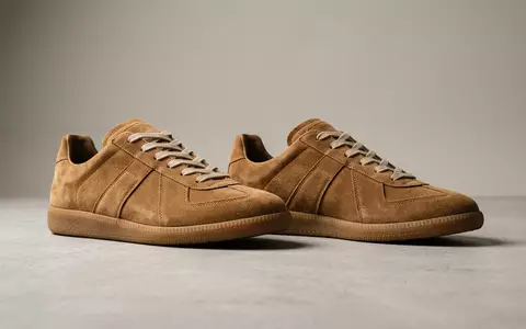 Fotorealistische Studioaufnahme von Sneaker zum Thema Adidas Samba OG Sneaker, klare Lichtfuehrung - Foto: THN